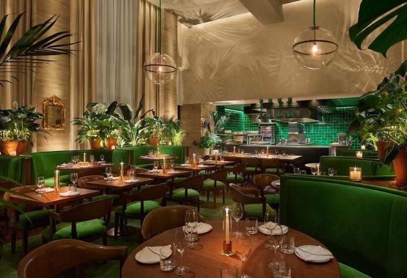 فندق The Tampa Edition