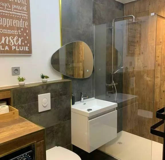 Maison Face à La Cathédrale