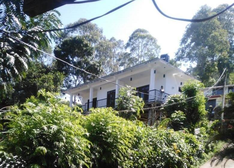 پانسیون Dilshan Cottage