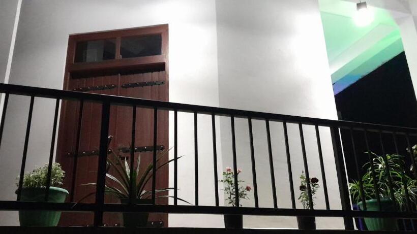 پانسیون Dilshan Cottage