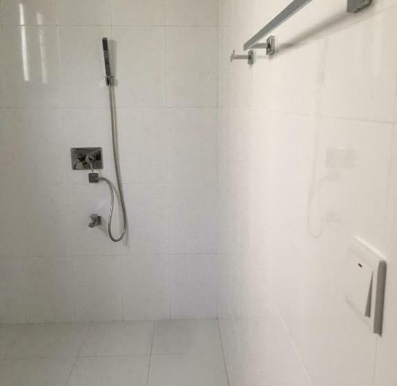 פנסיון Lush Green Villa