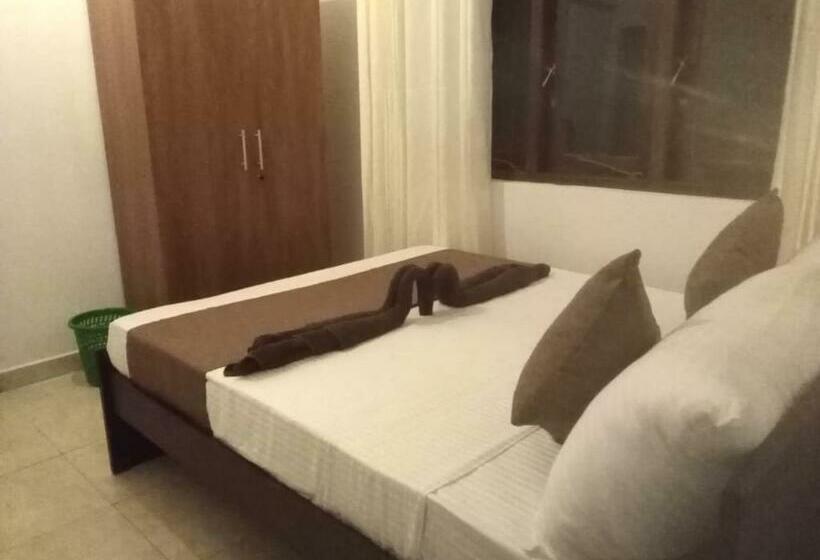 פנסיון Lush Green Villa