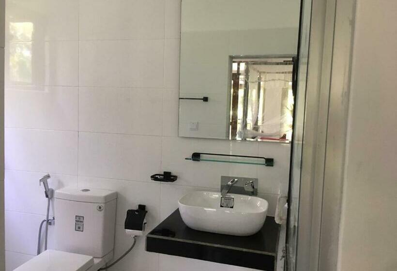 פנסיון Lush Green Villa