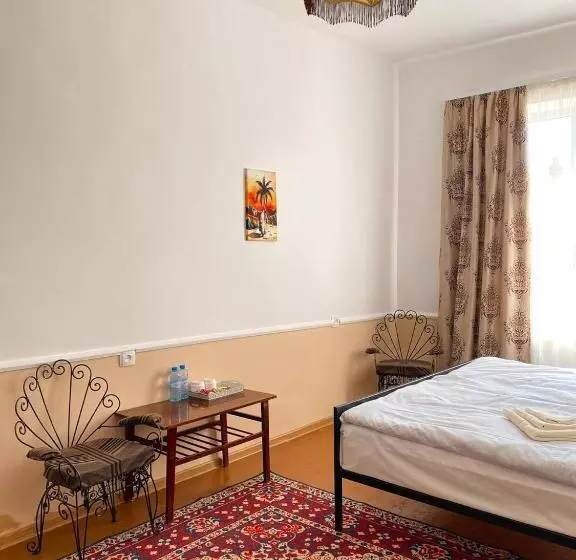 پانسیون Unoyan Guest House