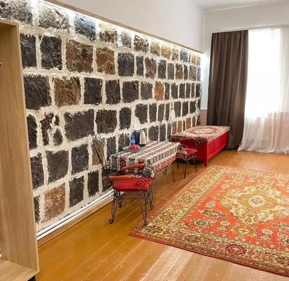 پانسیون Unoyan Guest House