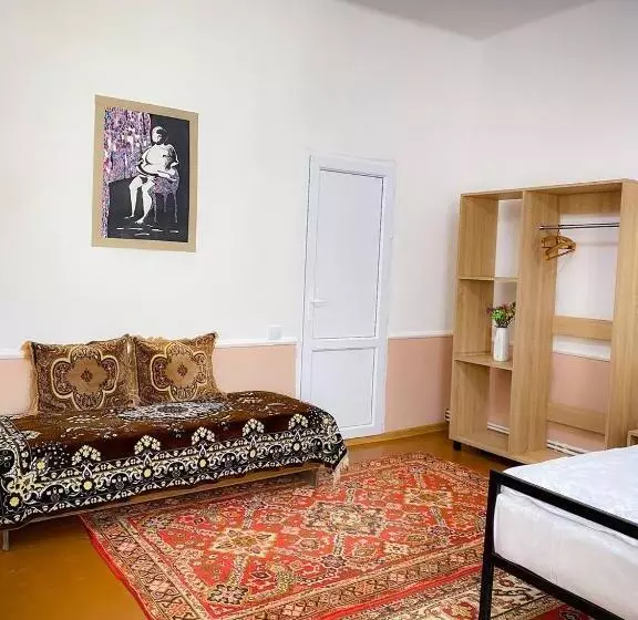 پانسیون Unoyan Guest House