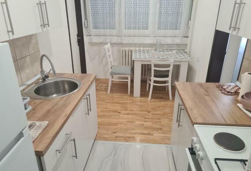 Stan Na Dan Uz Mogućnost Rentanja Vozila