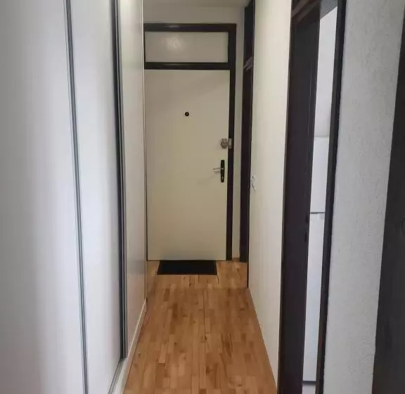 Stan Na Dan Uz Mogućnost Rentanja Vozila
