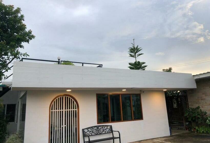 تختخواب و صبحانه นอนนี่แอทเขาค้อ