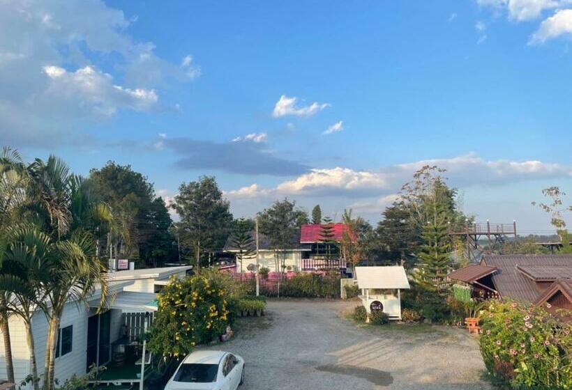 تختخواب و صبحانه นอนนี่แอทเขาค้อ