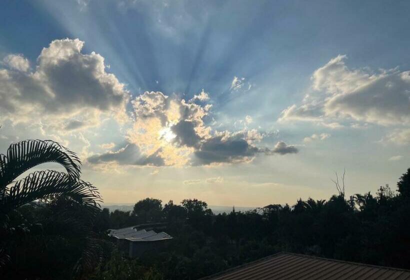 تختخواب و صبحانه นอนนี่แอทเขาค้อ