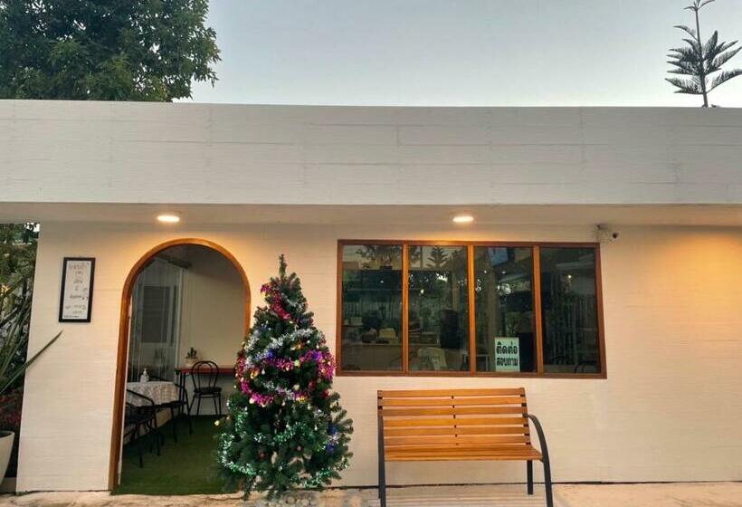 تختخواب و صبحانه นอนนี่แอทเขาค้อ