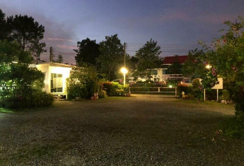 تختخواب و صبحانه นอนนี่แอทเขาค้อ