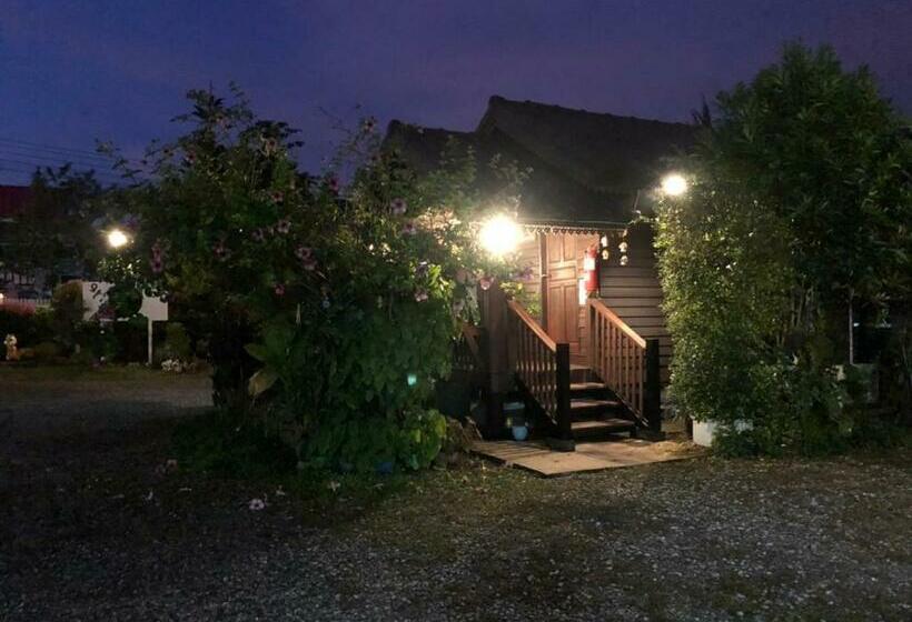 تختخواب و صبحانه นอนนี่แอทเขาค้อ