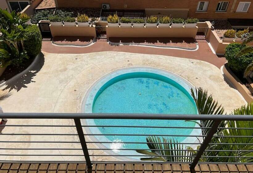 Casa Adosada De Lujo Con Piscina Y Vistas Al Mar