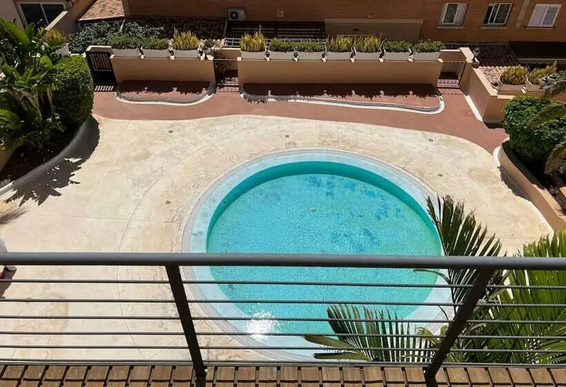 Casa Adosada De Lujo Con Piscina Y Vistas Al Mar