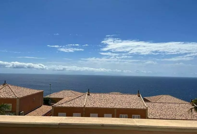 Casa Adosada De Lujo Con Piscina Y Vistas Al Mar