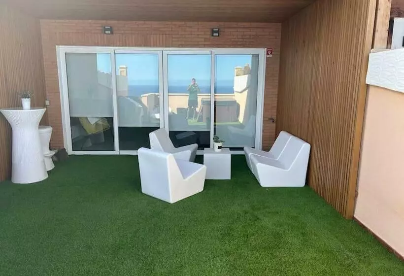 Casa Adosada De Lujo Con Piscina Y Vistas Al Mar