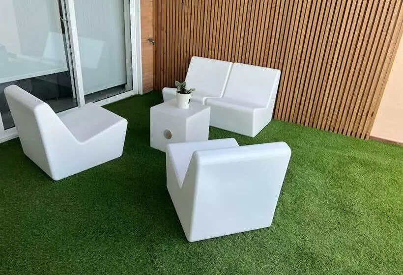 Casa Adosada De Lujo Con Piscina Y Vistas Al Mar