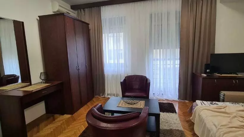 Dini Apartments