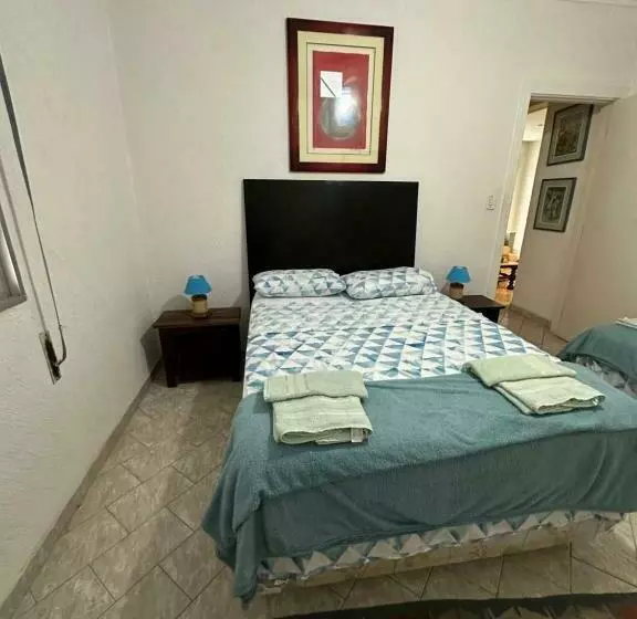 Guarujá Praia Das Pitangueiras A 50 Metros Do Mar