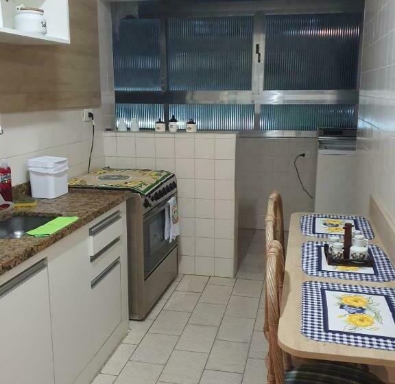 Guarujá Praia Das Pitangueiras A 50 Metros Do Mar