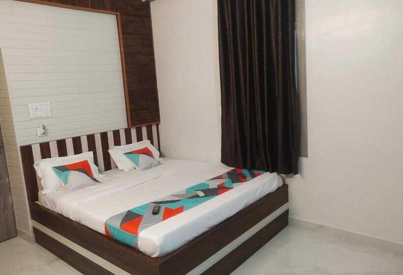 هتل Oyo 93387 Swarna Palace