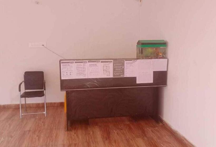 هتل Oyo 93387 Swarna Palace