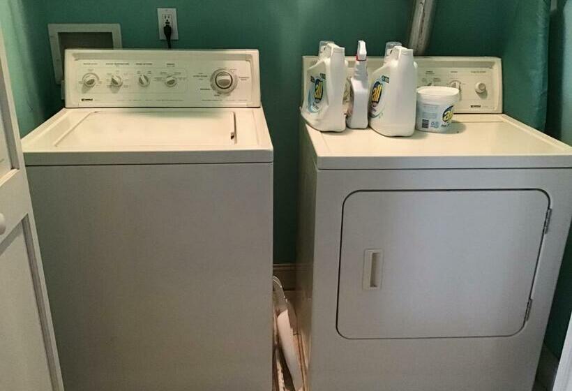 بنسيون Adorable Garden Suite