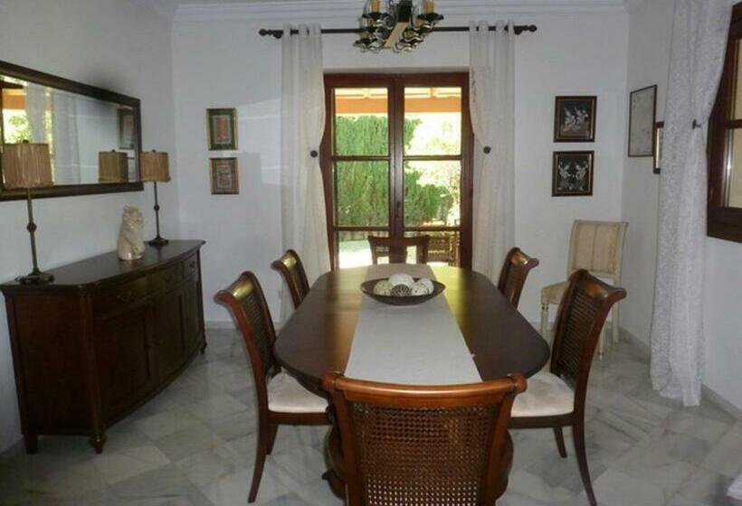 Beautiful Spacious 4 Bed Villa Close To Marbella
