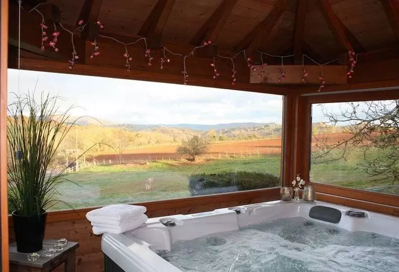 Aamiaismajoitus (B&B) Domaine Du Mas Naut