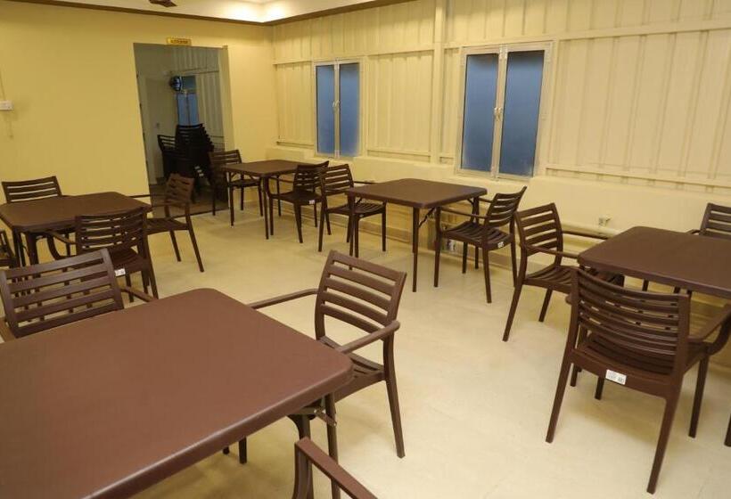 تختخواب و صبحانه Kans One Madipakkam