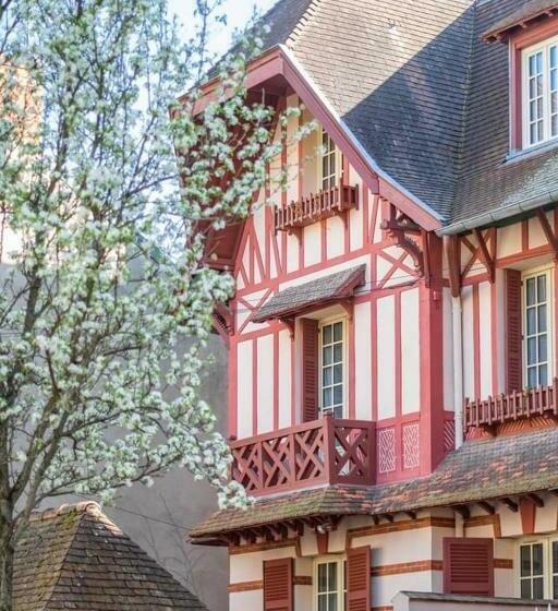 Maison De Caractère En Centre Ville