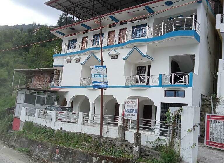 פנסיון Vijaya Palace By Stayapart