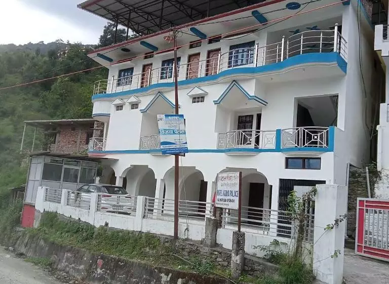 Majatalo Vijaya Palace By Stayapart