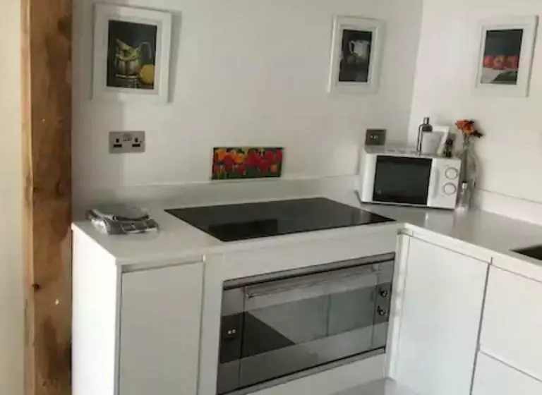 Prestwick Oak   5 Bed Ensuite   Sleeps 14   House With 3 Studios
