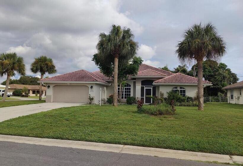 Spacious Oasis Updated Home 3 Bed 2 Bath 7 Min To Nokomis Beach