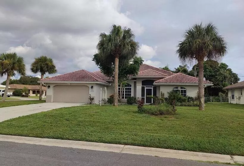 Spacious Oasis Updated Home 3 Bed 2 Bath  7 Min To Nokomis Beach