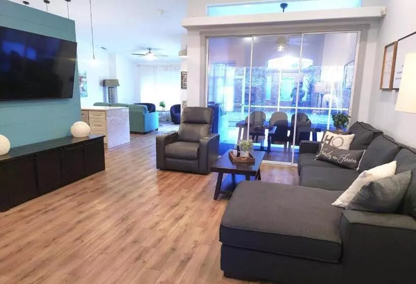 Spacious Oasis Updated Home 3 Bed 2 Bath  7 Min To Nokomis Beach