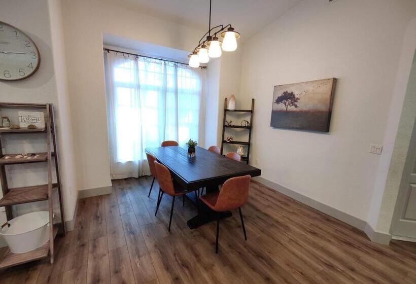 Spacious Oasis Updated Home 3 Bed 2 Bath 7 Min To Nokomis Beach