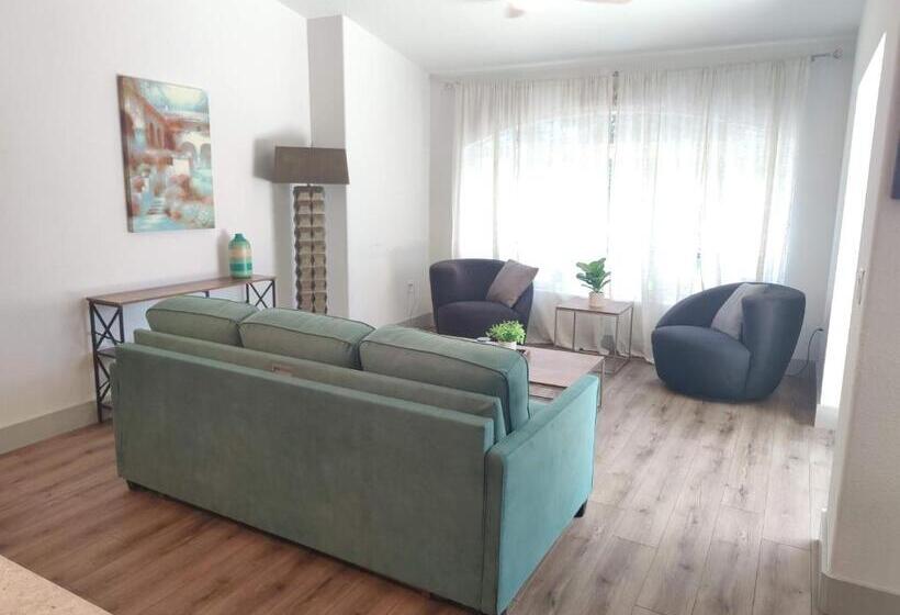 Spacious Oasis Updated Home 3 Bed 2 Bath 7 Min To Nokomis Beach