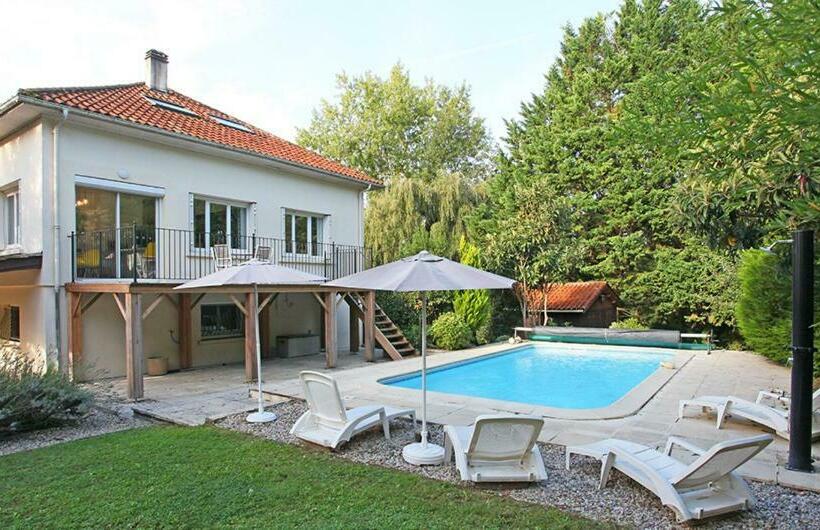 Superb Contemporary 2 Bed Villa +private Pool