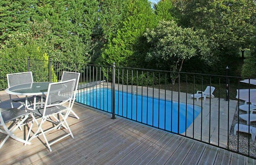 Superb Contemporary 2 Bed Villa +private Pool