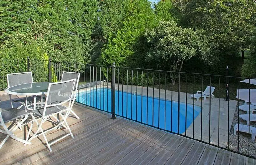 Superb Contemporary 2 Bed Villa +private Pool