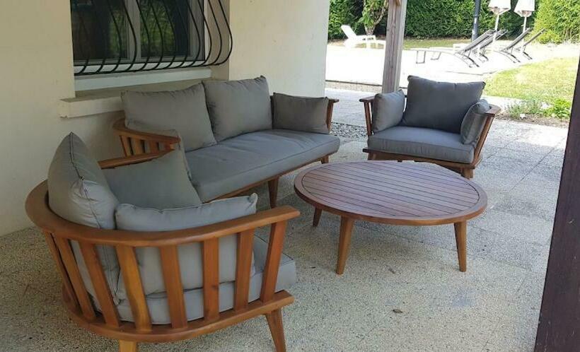 Superb Contemporary 2 Bed Villa +private Pool