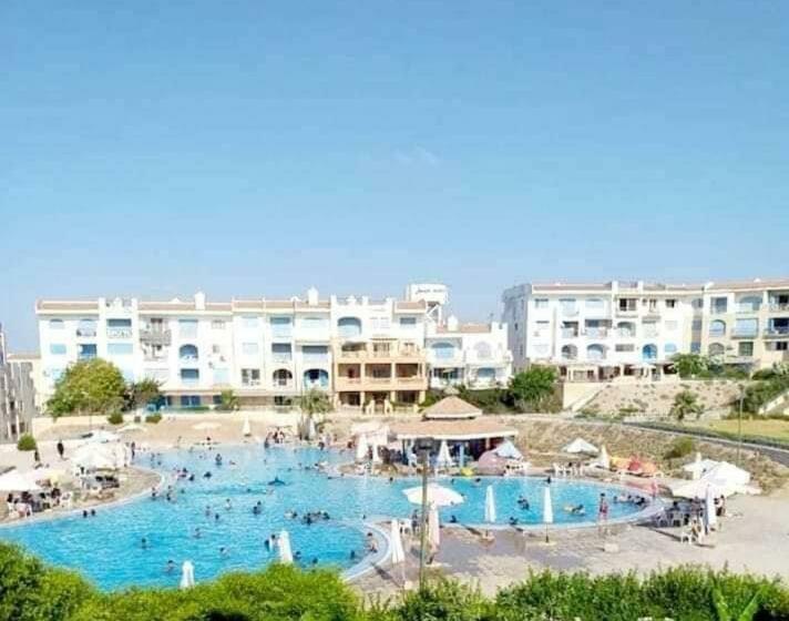 شاليه 7ح غرفتين تراس كبير يرى البحر عائلات فقط اللوتس الساحل الشمالى