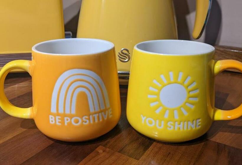 Cosy Bolt Hole Near Coast And Mountains