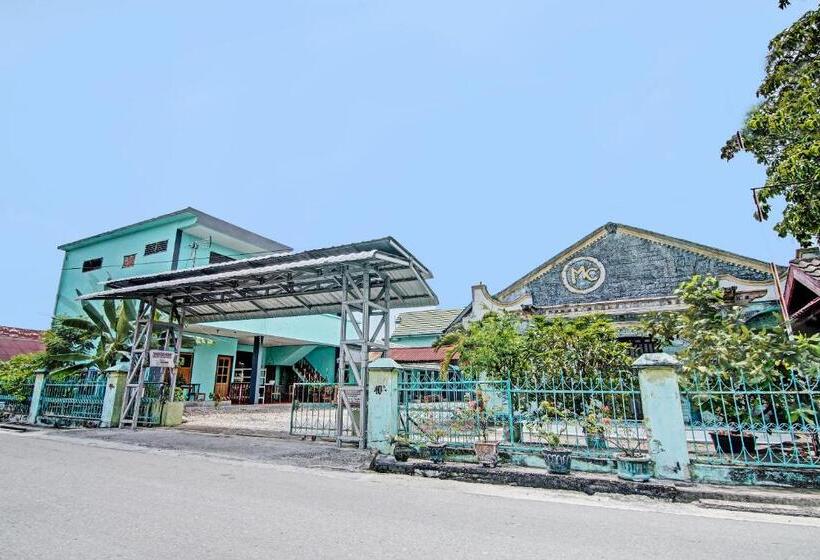 هتل Oyo 91584 Green Palace Syariah