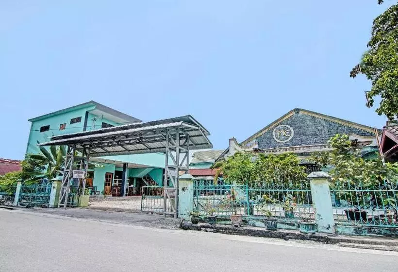 Hotelli Oyo 91584 Green Palace Syariah