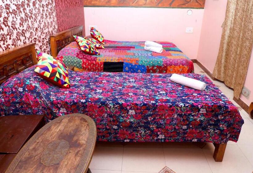 פנסיון Banaji Heritage Havelii